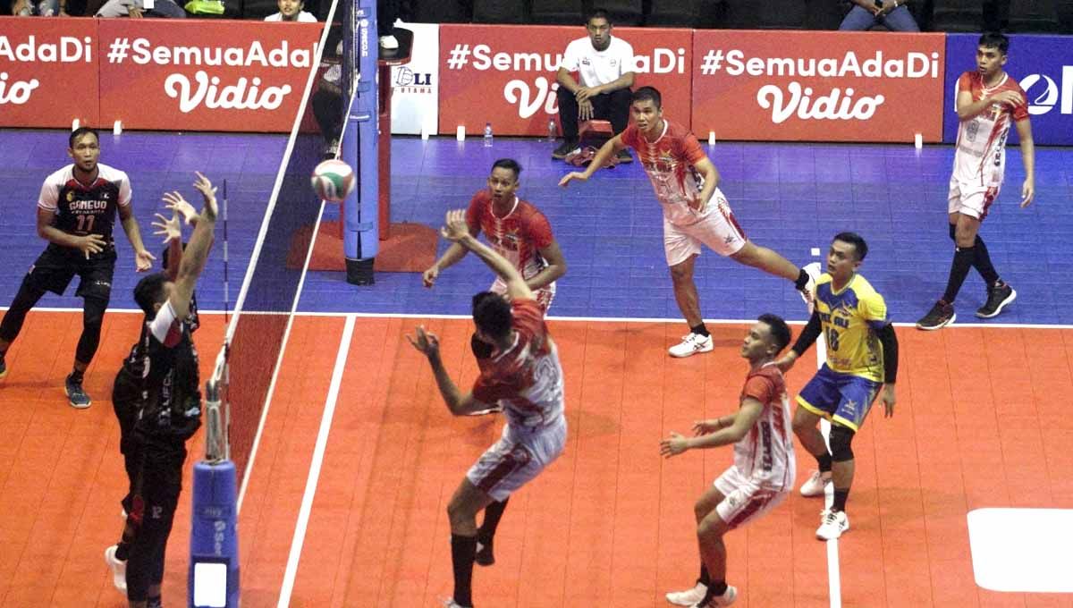 Pertandingan antara Ganevo Yogyakarta melawan TNI AU di Livoli Divisi Utama 2022 kategori putra di Sritex Arena Solo, Rabu (19/10/22). Foto: Media Livoli. Copyright: © Media Livoli