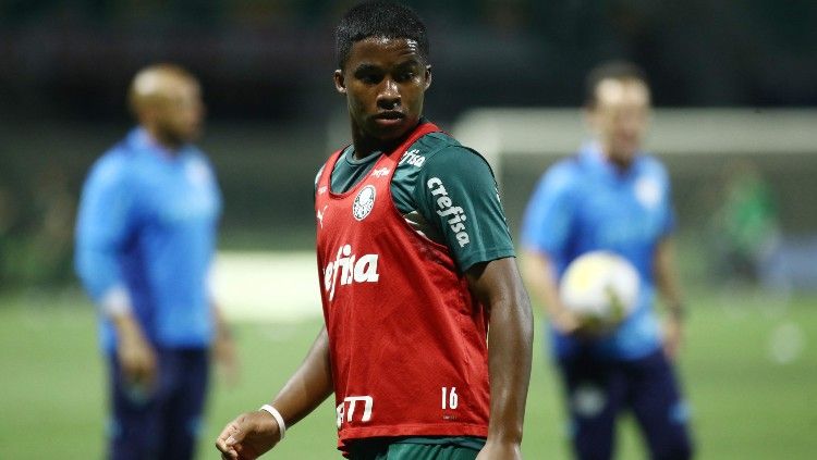 Endrick Filipe, penyihir cilik asal Palmeiras kini menjadi rebutan dua raksasa asal Liga Spanyol (LaLiga), Barcelona dan Real Madrid. (Foto: REUTERS/Carla Carniel) Copyright: © REUTERS/Carla Carniel