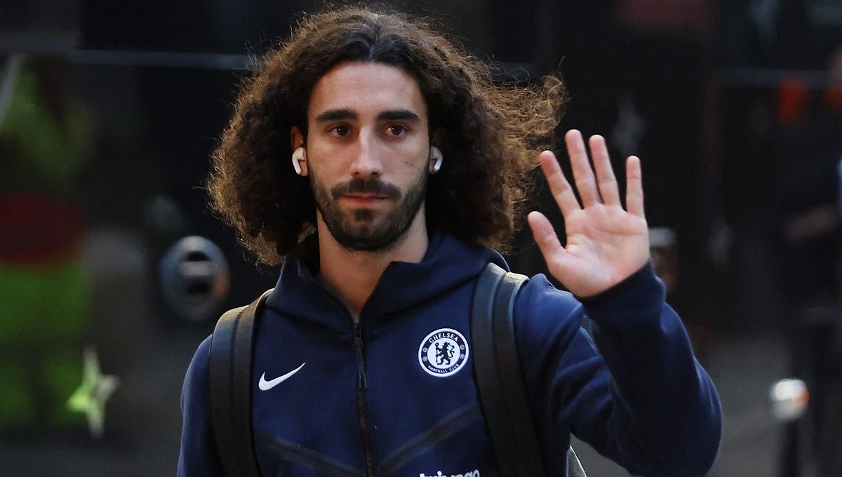 Membandingkan kualitas Marc Cucurella dan Marcos Alonso, dua pemain yang kini menjadi incaran raksasa Liga Inggris (Premier League), Manchester United. Copyright: © Reuters/Andrew Boyers