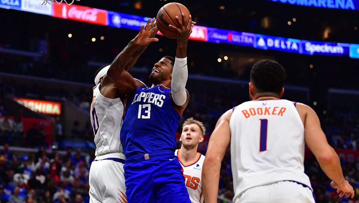 Aksi Paul George dalam laga NBA antara Los Angeles Clippers vs Phoenix Suns Copyright: © Reuters/Gary A. Vasquez