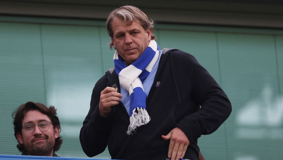 Todd Boehly sepertinya benar-benar akan mewujudkan mimpi besarnya, setelah mengakuisisi kepemilikan klub Liga Inggris (Premier League), Chelsea. Foto: REUTERS/Matthew Childs Copyright: © Reuters/Matthew Childs