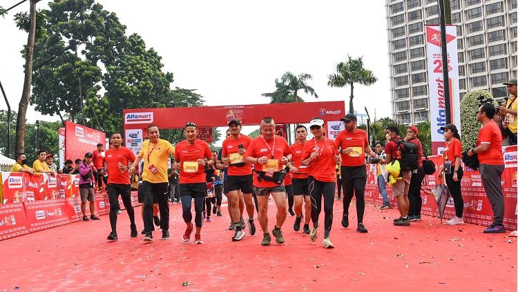 Alfamart Run 2022 berlangsung meriah di Parkir Timur Senayan, Minggu (23/10/22). Copyright: © Alfamart Run 2022