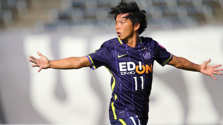 Mantan pemain klub Sanfrecce Hiroshima, Hisato Sato. Ia pemilik gol tercepat di J1 League dengan catatan laga baru berjalan 8 detik. Copyright: © Dok. J-League