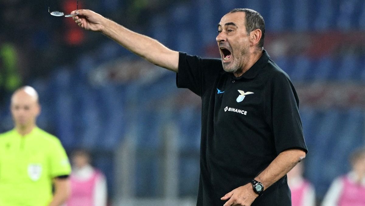 Selepas mengalahkan AC Milan di Liga Italia, pelatih Lazio, Maurizio Sarri disebut akan mendapat hadiah satu pemain Juventus. Foto: REUTERS/Alberto Lingria Copyright: © Reuters/Alberto Lingria