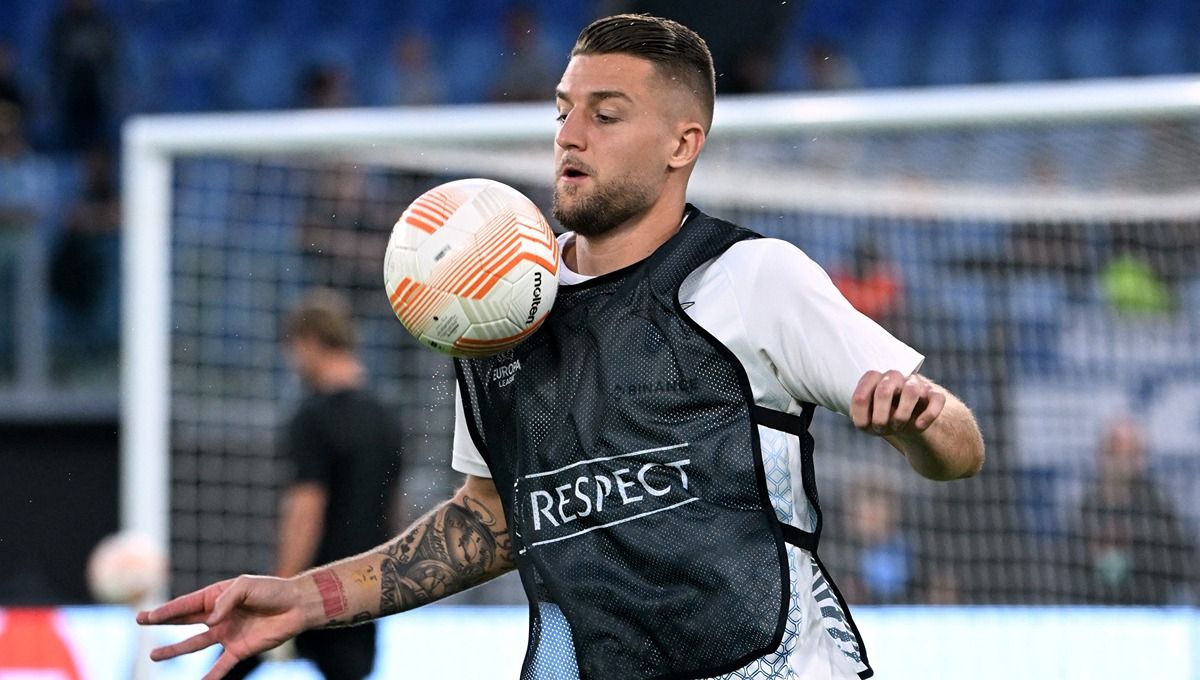 Rumor transfer Inter Milan menyajikan dua kabar penting dari rencana Simone Inzaghi reuni dengan Sergej Milinkovic-Savic hingga nasib tiga pemain andalannya. Foto: REUTERS/Alberto Lingria Copyright: © Reuters/Alberto Lingria