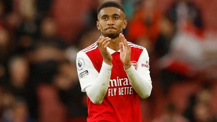 Rumor transfer AC Milan, klub Liga Italia ini menyodorkan tawaran menggiurkan untuk winger Arsenal, Reiss Nelson, dan juga opsi selain Marcus Thuram. (Foto: Reuters/Peter Cziborra) Copyright: © Reuters/Peter Cziborra