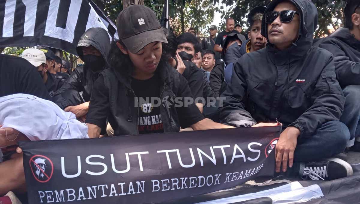 Keadilan terus dikejar dalam usut tuntas. (Foto: Ian Setiawan/INDOSPORT) Copyright: © Ian Setiawan/INDOSPORT