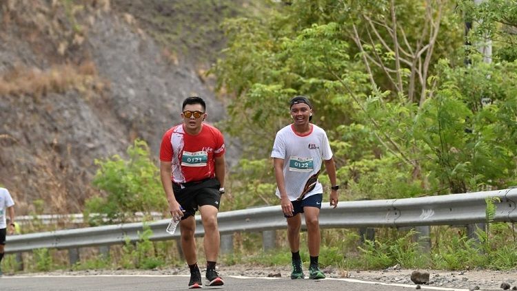 IFG Labuan Bajo Marathon 2022 diselenggarakan di Manggarai Barat, NTT, Sabtu (29/10/22). Copyright: © IFG Labuan Bajo Marathon 2022