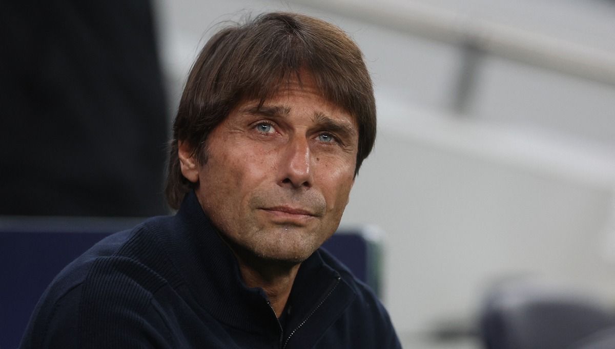 Antonio Conte bisa jadi momok menakutkan AC Milan di 16 besar Liga Champions 2022-2023. Foto: REUTERS/Paul Childs. Copyright: © Reuters/Paul Childs