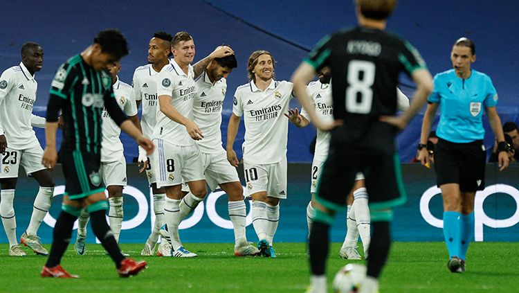 Suasana pertandingan Real Madrid vs Celtic di Liga Champions. Copyright: © REUTERS/Susana Vera