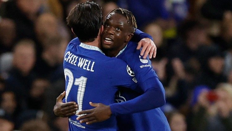 Denis Zakaria bersama Ben Chilwell di laga Chelsea vs Dinamo Zagreb (03/11/22). (Foto: Reuters/Peter Cziborra) Copyright: © Reuters/Peter Cziborra