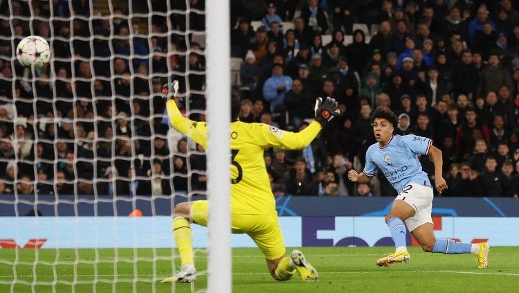 Proses gol Rico Lewis di laga Man City vs Sevilla (03/11/22). (Foto: Reuters/Lee Smith) Copyright: © Reuters/Lee Smith