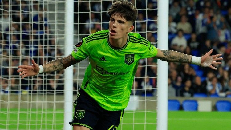 Bermain di Stadion Anoeta, Manchester United sukses mempermalukan tim tuan rumah, Real Sociedad dengan skor 0-1. Kemenangan tersebut berhasil diraih berkat gol semata wayang yang dicetak oleh Alejandro Garnacho di menit ke-17'. (Foto: REUTERS/Vincent West Copyright: © REUTERS/Vincent West