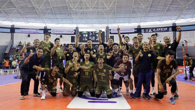 STIN Pasundan saat melawan Berlian Bank Jateng di final four Livoli Divisi Utama 2022 di GOR Ki Mageti, Magetan, Jawa Timur, Jumat (04/11/22). Copyright: © Humas STIN Pasundan