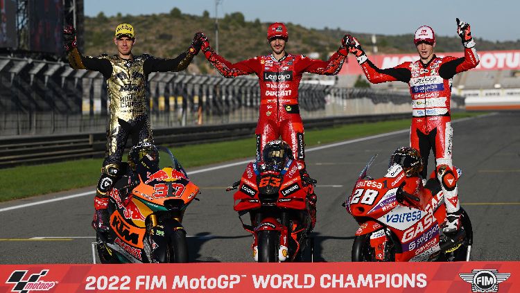 Berikut klasemen akhir MotoGP 2022, di mana Francesco Bagnaia dan DucatI sukses meraih gelar juara dunia, dan Marc Marquez masih bersinar. Copyright: © REUTERS/Pablo Morano
