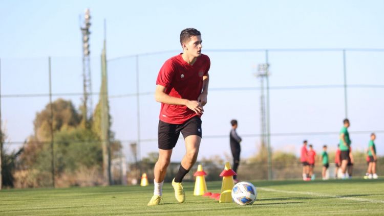 Calon pemain naturalisasi, Justin Hubner telah bergabung dengan TC Timnas Indonesia U-20 di Turki. Copyright: © PSSI