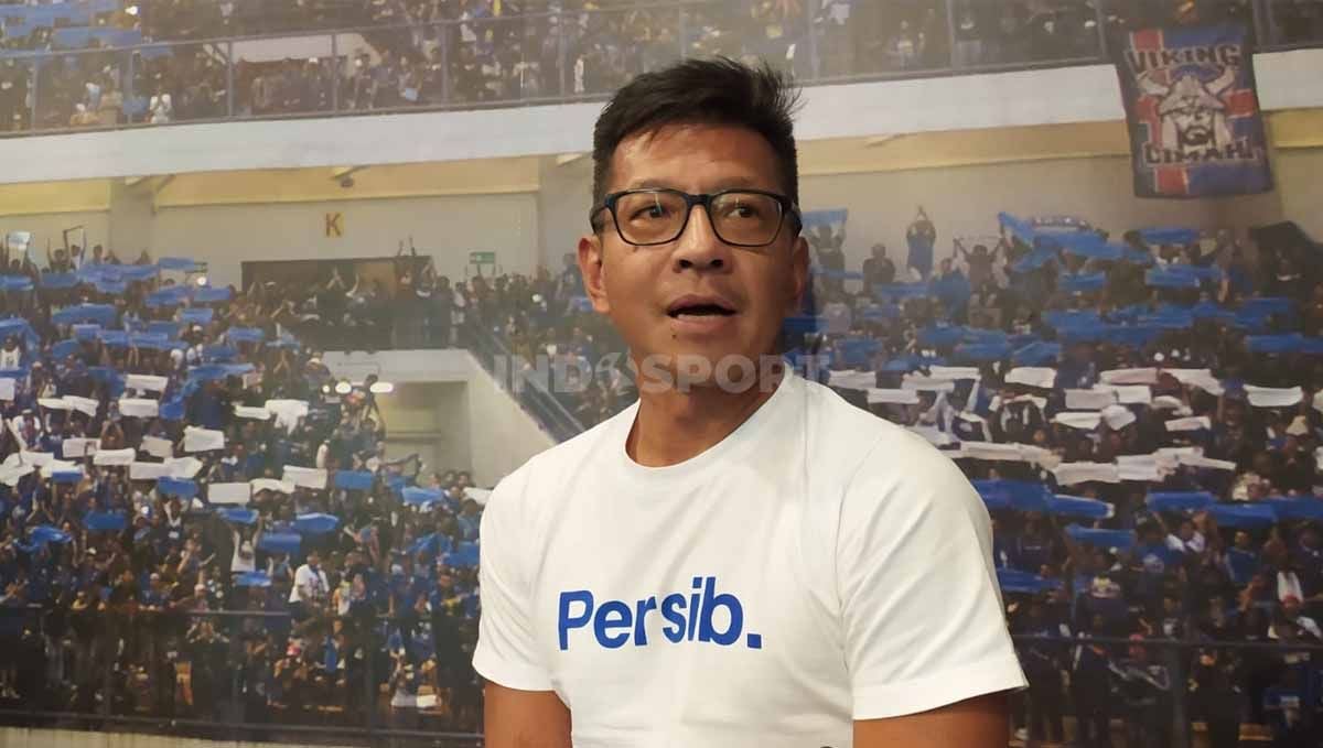 Direktur PT Persib Bandung Bermartabat (PBB), Teddy Tjahjono, memberikan tanggapan mengenai sanksi denda dengan total Rp70 juta yang dijatuhkan oleh Komdis PSSI. Copyright: © Arif Rahman/INDOSPORT