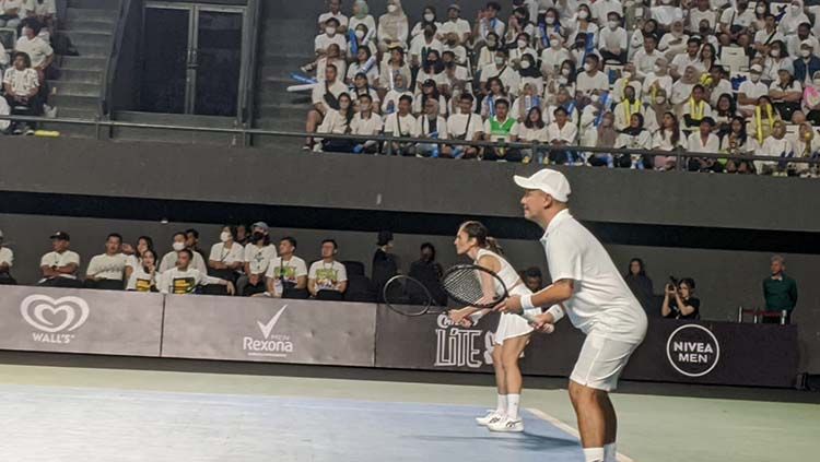 Wulan Guritno dan Gading Marten di ajang Tiba-Tiba Tenis Copyright: © Ammara Marthiara/INDOSPORT