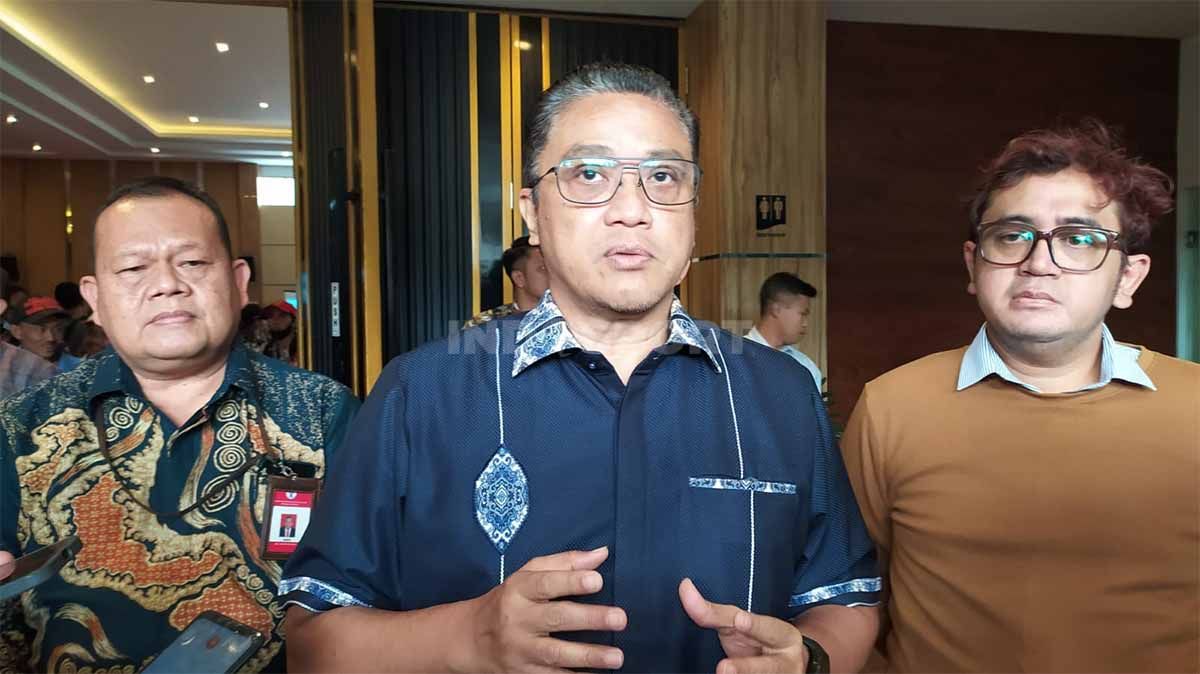 Wakil Ketua Komisi X DPR RI, Dede Yusuf Effendi (tengah), saat sosialisasi undang-undang nomor 11 tahun 2022 tentang keolahragaan. Copyright: © Arif Rahman/INDOSPORT