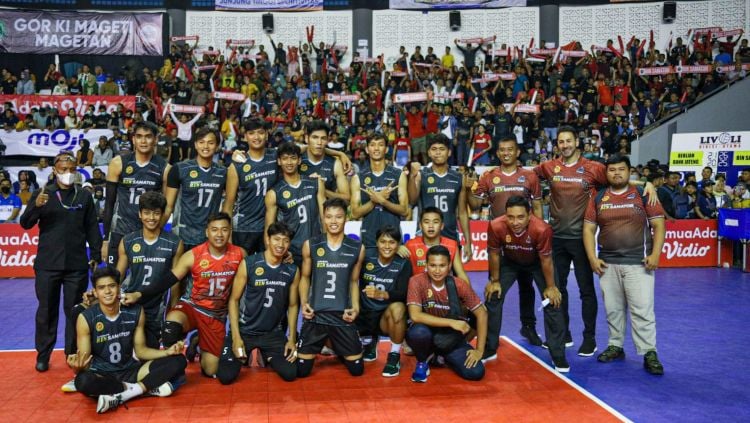 Tim bola voli putra Surabaya BIN Samator meraih juara tiga di laga Final Livoli Divisi Utama 2022. Copyright: © Humas BIN Samator