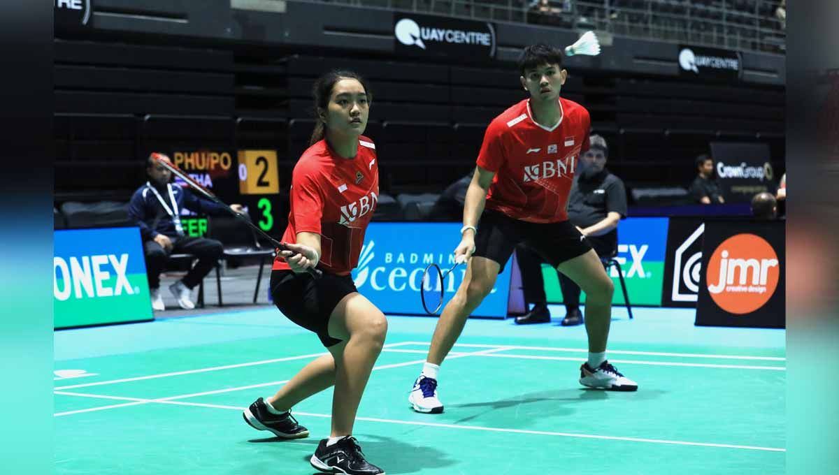 Pasangan ganda campuran Indonesia, Adnan Maulana/Nita Violina Marwah di Australian Open 2022. (Foto: PP PBSI) Copyright: © PP PBSI