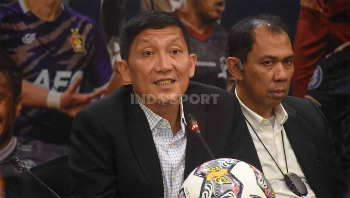 Direktur Utama PT Liga Indonesia Baru (LIB), Ferry Paulus berbicara mengenai kelanjutan Kompetisi Liga 1 musim 2022-2023 menggunakan sistem bubble. Copyright: © Herry Ibrahim/INDOSPORT