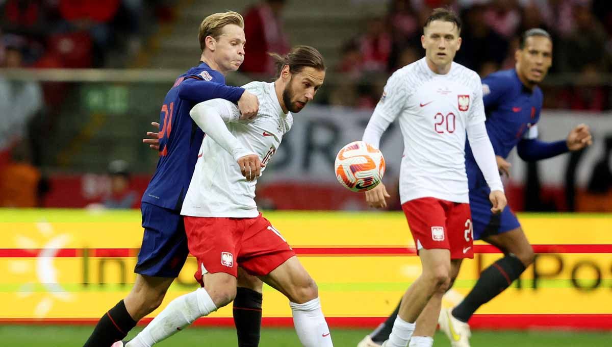 Tim Nasional Polandia ketika menjalani pertandingan UEFA Nations League melawan Belanda di PGE Narodowy, Warsawa. (Foto: REUTERS/Kacper Pempel) Copyright: © REUTERS/Kacper Pempel