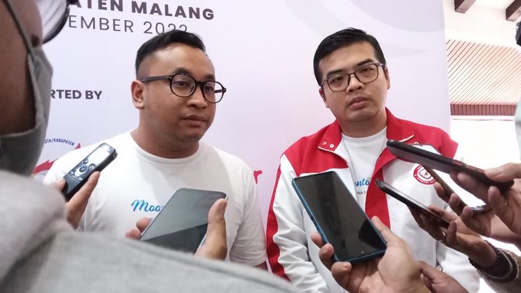 PR Moonton Indonesia, Azwin Nugraha & Kepala Program Akademi Esports Garudaku, Robertus Aditya Pratomo Putra Copyright: © Ian Setiawan/INDOSPORT