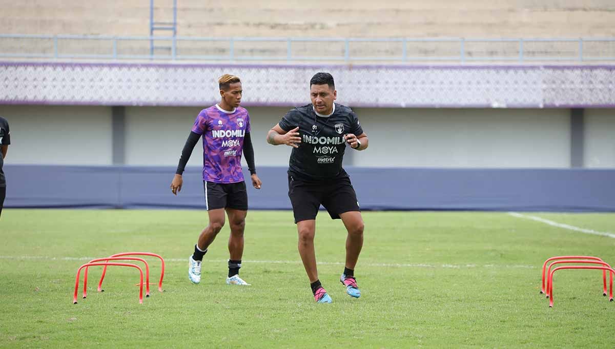 Persita Tangerang sudah bertolak ke Jawa Tengah pada Sabtu (03/12/22) untuk mengarungi lanjutan Liga 1 2022/23 dengan membawa sebanyak 27 pemain. Copyright: © Persita