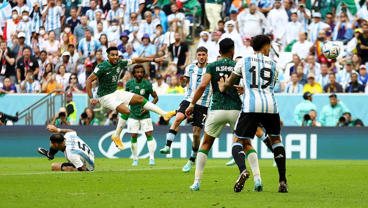 Bek Timnas Argentina, Cristian Romero, disindir DNA bek Tottenham Hotspur setelah timnya tumbang dari Arab Saudi di laga perdana Piala Dunia 2022. Copyright: © REUTERS/Hannah Mckay