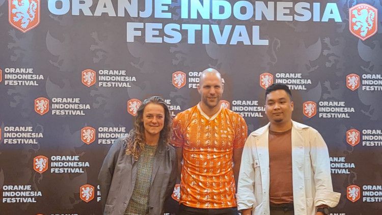 Legenda Timnas Belanda, Ron Vlaar terkait Festival Oranje Indonesia yang akan digelar di GBK, Jumat (25/11/22) Copyright: © Zainal Hasan/INDOSPORT