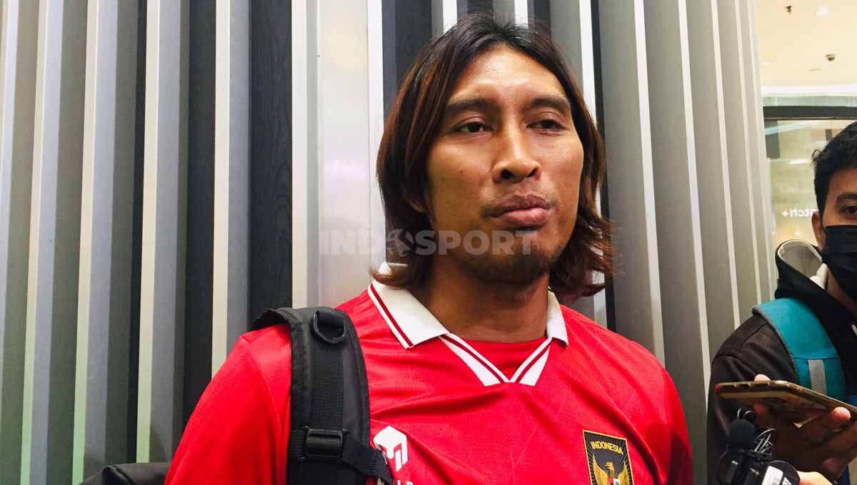 Eks striker Timnas Indonesia, Budi Sudarsono mengutarakan pandangannya terkait 4 pemain naturalisasi yang dipanggil ke Timnas Indonesia untuk Piala AFF 2022. Copyright: © Petrus Manus Da'Yerimon/INDOSPORT