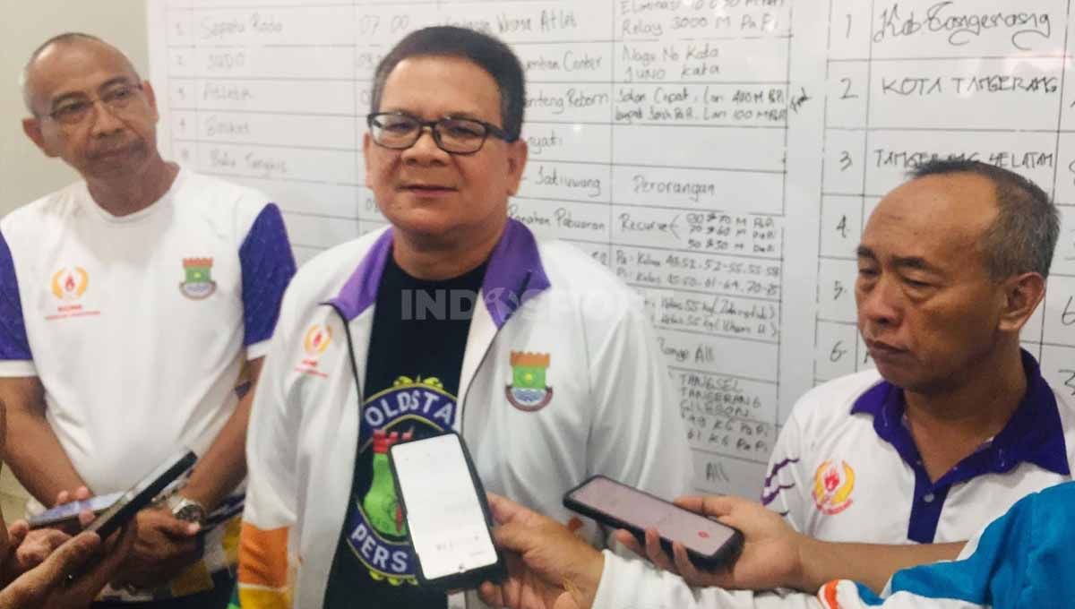 Ketua kontingen Kabupaten Tangerang untuk Porprov Banten 2022, Taufik Emil. Copyright: © Petrus Manus Da'Yerimon/INDOSPORT