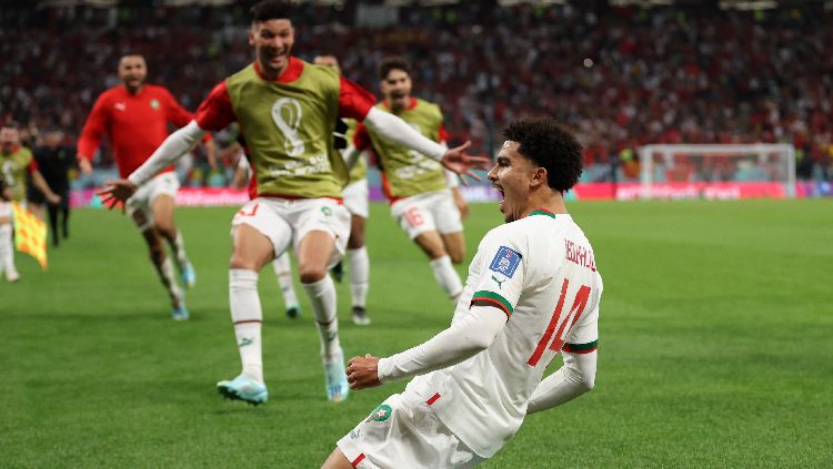 Abdelhamid Sabiri dan Zakaria Abouhlal jadi pahlawan kemenangan Maroko atas Belgia berkat gol mereka dalam lanjutan penyisihan Grup F Piala Dunia 2022. Copyright: © REUTERS-Matthew Childs