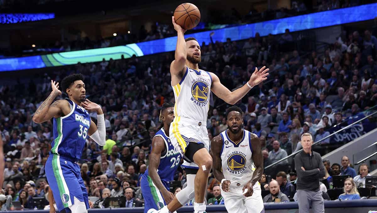 Pebasket Golden State Warriors Stephen Curry di laga NBA Dallas Mavericks vs Golden State Warriors. (Foto: REUTERS/Kevin Jairaj) Copyright: © REUTERS/Kevin Jairaj
