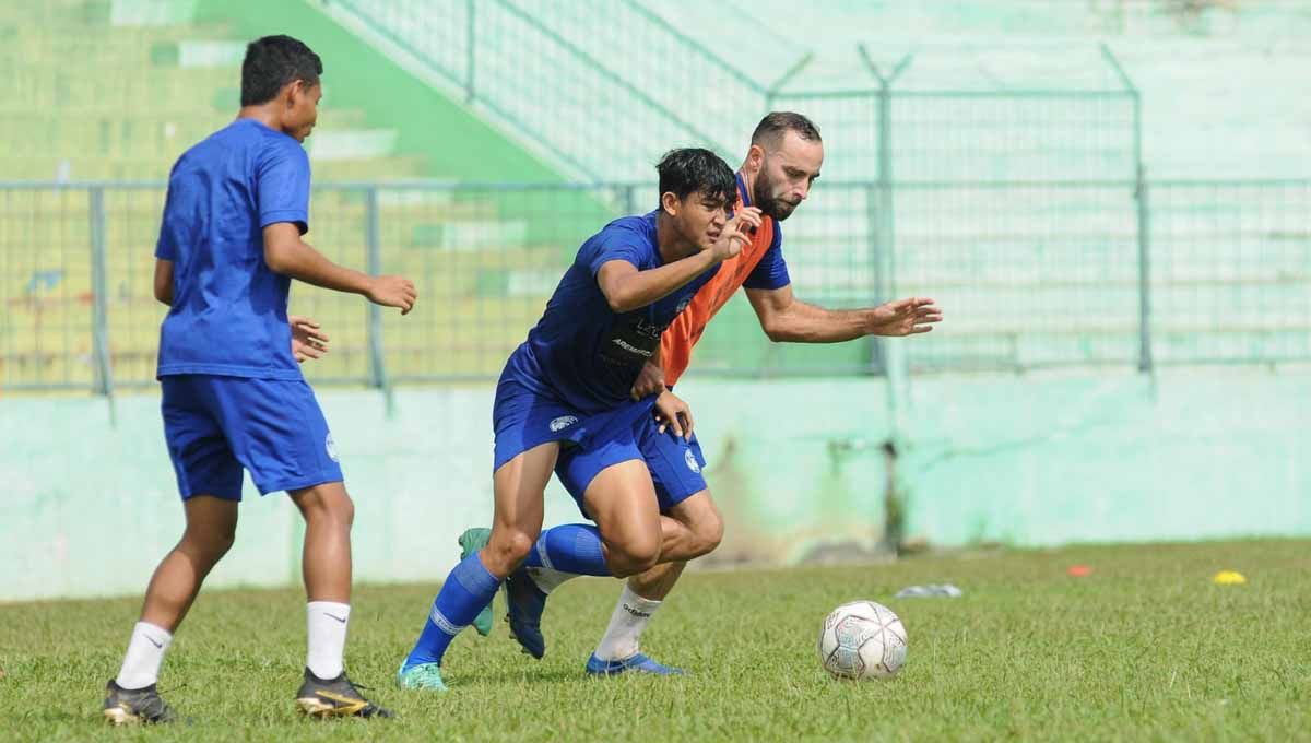 Arema FC saat jalani sesi latihan. (Foto: MO Arema FC) Copyright: © MO Arema FC