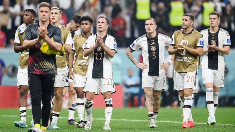 Jerman memang sudah tersingkir dari Piala Dunia 2022 namun isu panas soal mereka masih ramai diperbincangkan. (Foto: REUTERS/Annegret Hilse) Copyright: © REUTERS/Annegret Hilse