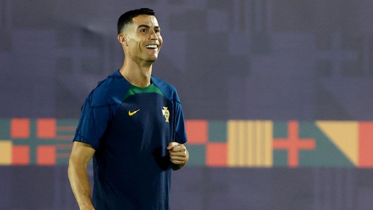 Cristiano Ronaldo saat latihan bersama Timnas Portugal di Piala Dunia 2022 (Foto: REUTERS/Hannah Mckay) Copyright: © REUTERS/Hannah Mckay