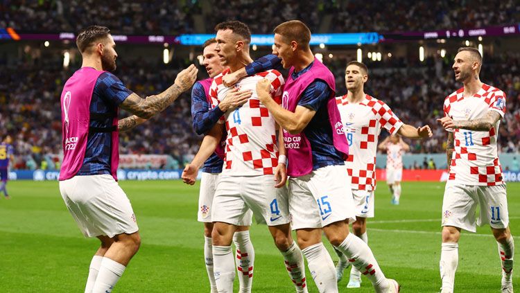 Selebrasi pemain Kroasia saat melawan Jepang di babak 16 besar Piala Dunia 2022 (Foto: REUTERS/Matthew Childs). Copyright: © REUTERS/Matthew Childs