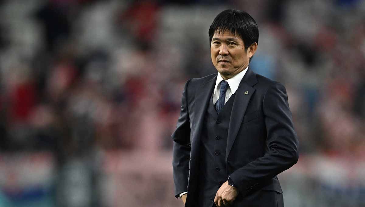Pelatih Jepang Hajime Moriyasu saat Jepang tersingkir dari Piala Dunia. (Foto: REUTERS/Dylan Martinez) Copyright: © REUTERS/Dylan Martinez