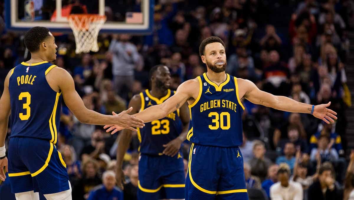 Berikut empat pemain aktif NBA yang layak masuk sebagai Hall of Fame basket, yaitu LeBron James, Stephen Curry, dan Kevin Durant. Copyright: © REUTERS/John Hefti