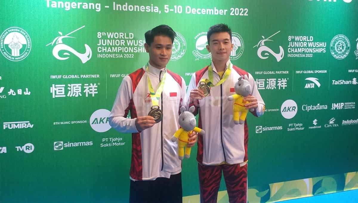 Timnas Wushu Indonesia berhasil meraih tiga medali emas di Kejuaraan Dunia Wushu Junior VIII/2022 yang digelar di ICE BSD, Tangerang, Selasa (06/12/22). Copyright: © Petrus Manus Da'Yerimon/INDOSPORT
