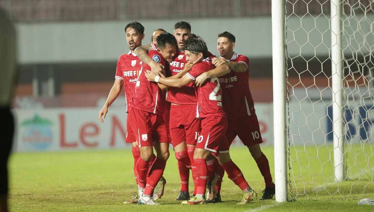 Para pemain Persis Solo merayakan gol ke gawang Rans Nusantara FC. (Foto: Persis Solo) Copyright: © Persis Solo