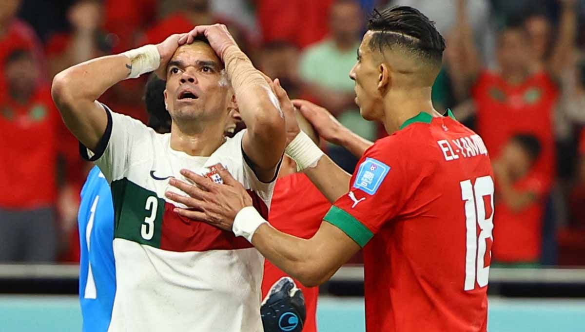 Pemain Portugal, Pepe, ngamuk usai kekalahan yang diterima dari Maroko. Serta, dia berani bertaruh bahwa Argentina dipaksa menjadi juara Piala Dunia 2022. (Foto: REUTERS/Molly Darlington) Copyright: © REUTERS/Molly Darlington