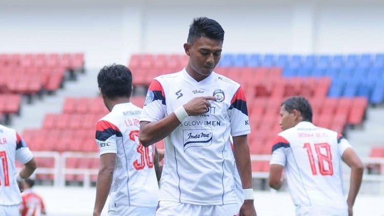 Bomber Arema FC yakni Dedik Setiawan tebar ancaman dan David da Silva punya kans tambah gol dalam top skor Liga 1 2022-2023 hari ini, Minggu (18/12/22). Copyright: © MO Arema FC