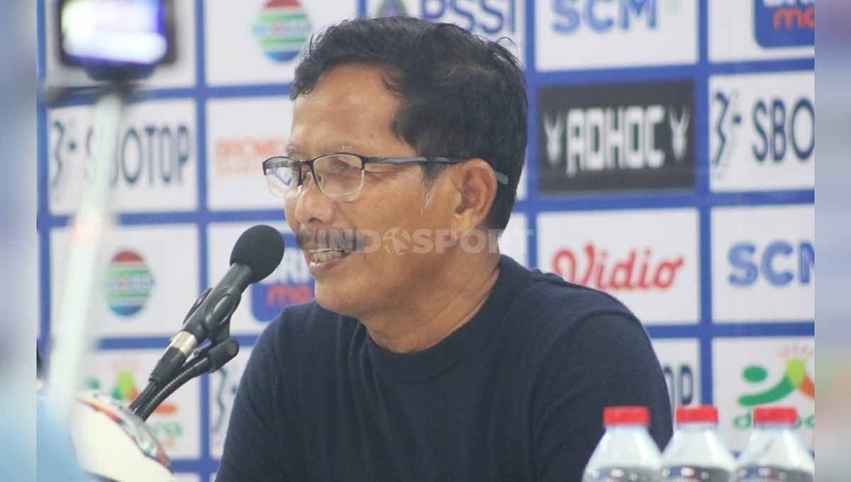 Persela Lamongan tetap pada jalurnya dengan mempersiapkan tim semaksimal mungkin dengan merekrut pelatih kawakan Djadjang Nurdjaman untuk promosi ke Liga 1. Copyright: © Nofik Lukman Hakim/INDOSPORT