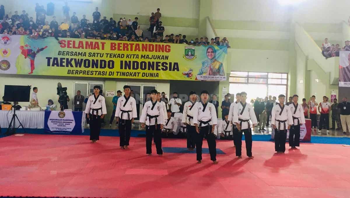 Pengurus Besar Taekwondo Indonesia (PBTI) resmi menggelar Kejuaraan Nasional (Kejurnas) Taekwondo 2022 di Indoor Stadium Sport Centre, Tangerang. Copyright: © Petrus Manus Da