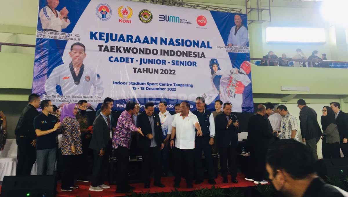 Pengurus Besar Taekwondo Indonesia (PBTI) resmi menggelar Kejuaraan Nasional (Kejurnas) Taekwondo 2022 di Indoor Stadium Sport Centre, Tangerang. Copyright: © Petrus Manus Da'Yerimon/INDOSPORT