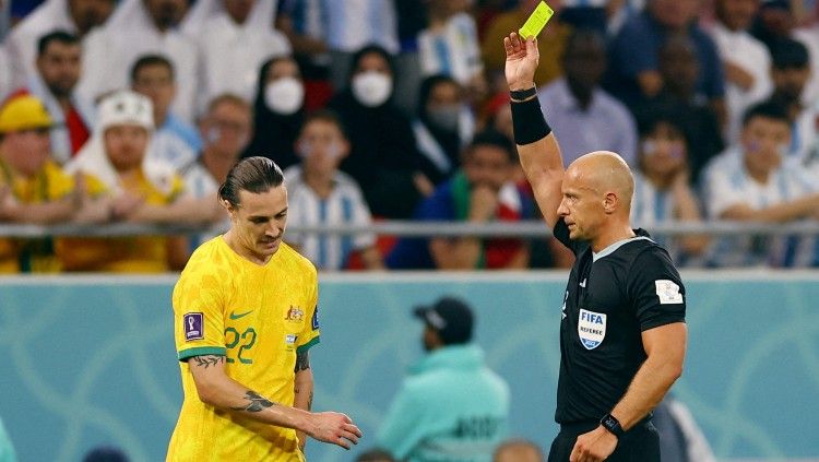 Wasit Szymon Marciniak kala memimpin laga Argentina vs Australia (04/12/22). (Foto: REUTERS/Kai Pfaffenbach) Copyright: © REUTERS/Kai Pfaffenbach