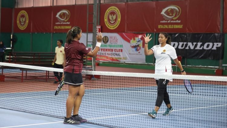 Petenis nasional, Fitriani  Sabatini menyabet juara satu tunggal putri Turnamen Yayuk  nasional Basuki Tennis School (YBTS) BIN Tennis Club. Copyright: © PORBIN